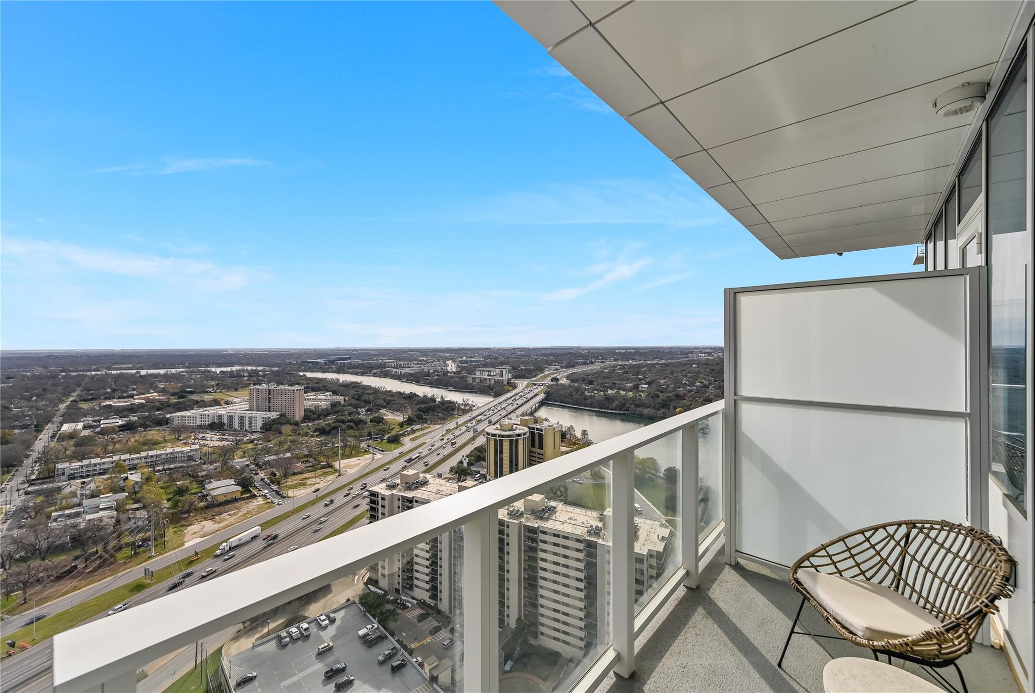 ABOR-3906351, 48 East Ave # 3207