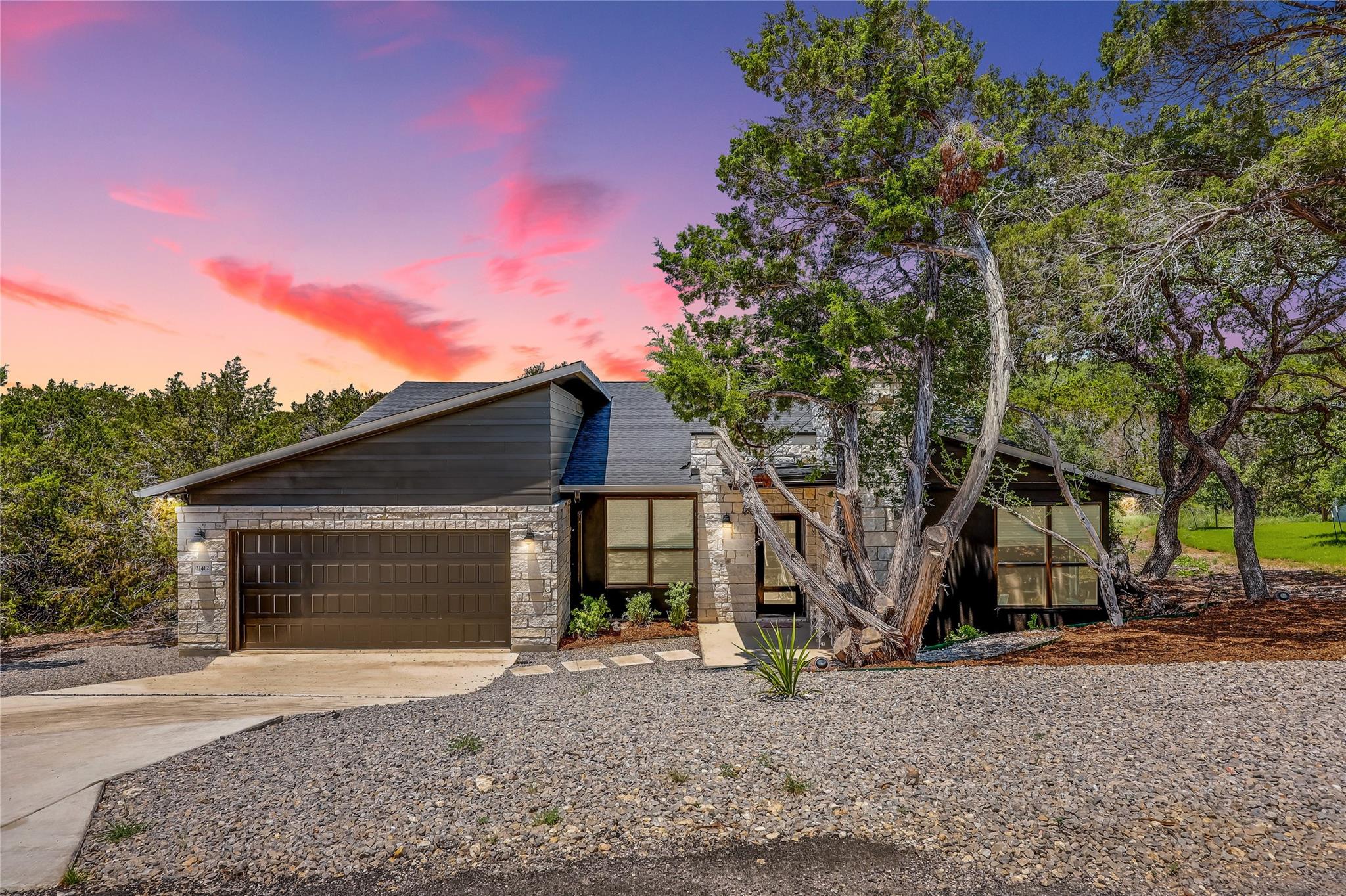 ABOR-8928271, 21412 Santa Rosa Ave