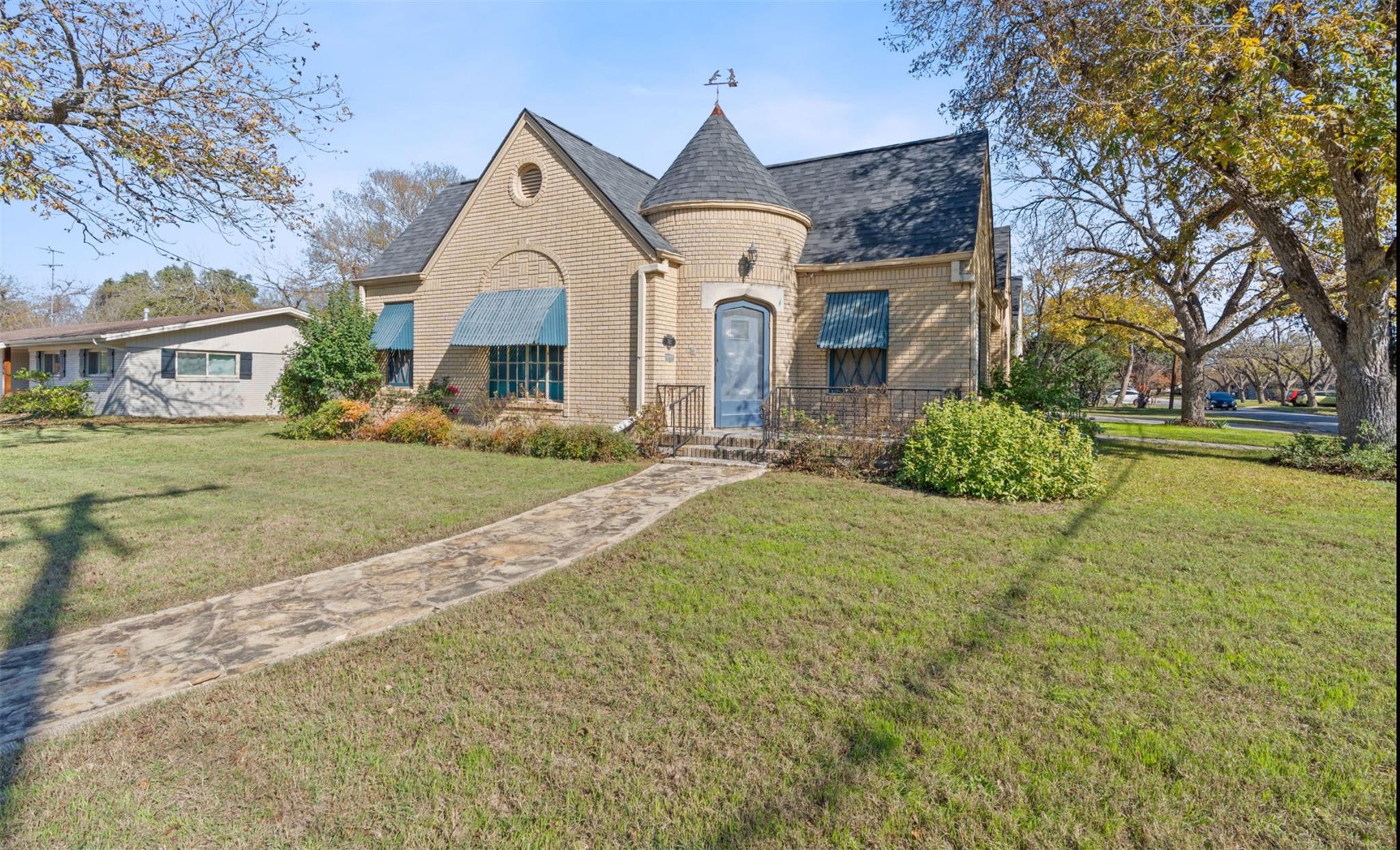 ABOR-7500969, 762 S Guadalupe ST