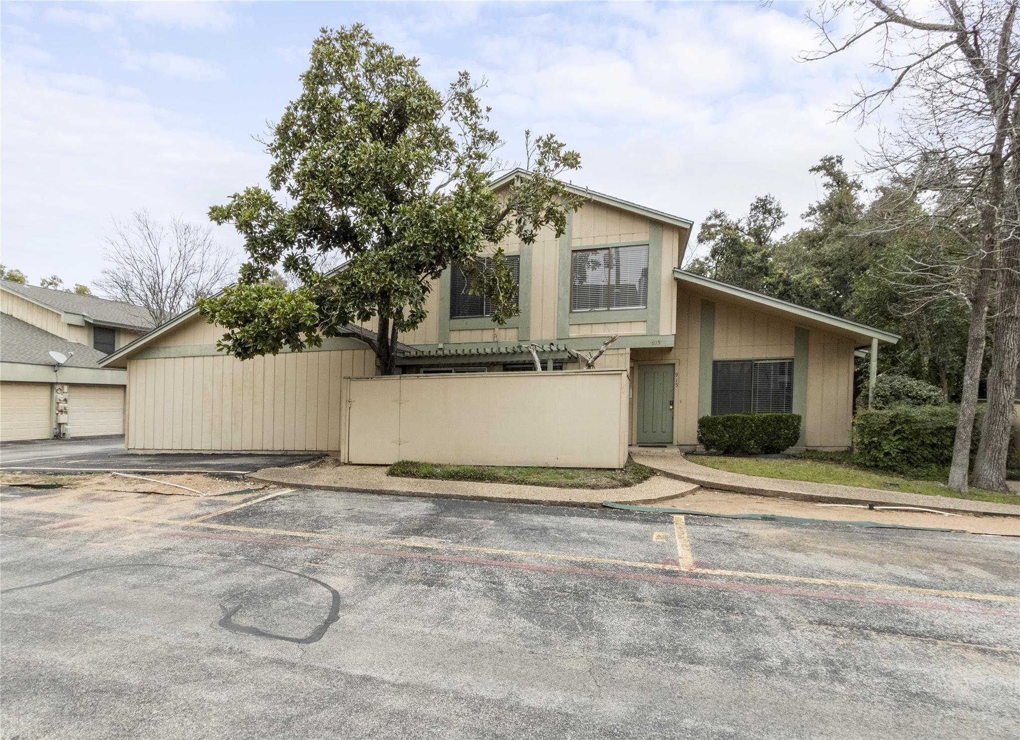 ABOR-8119367, 915 Silver Quail LN