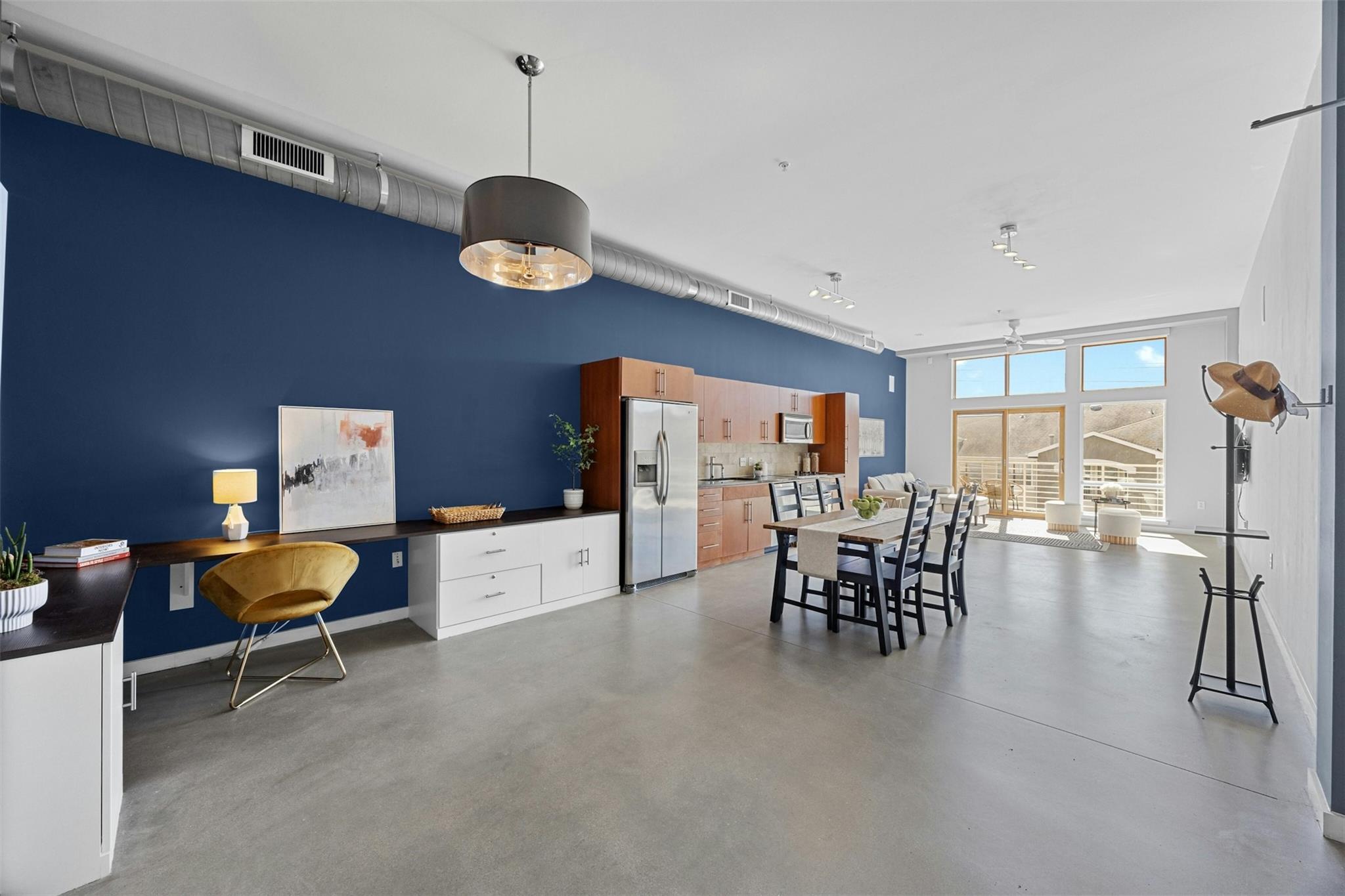 ABOR-9624633, 2124 E 6th ST # 320