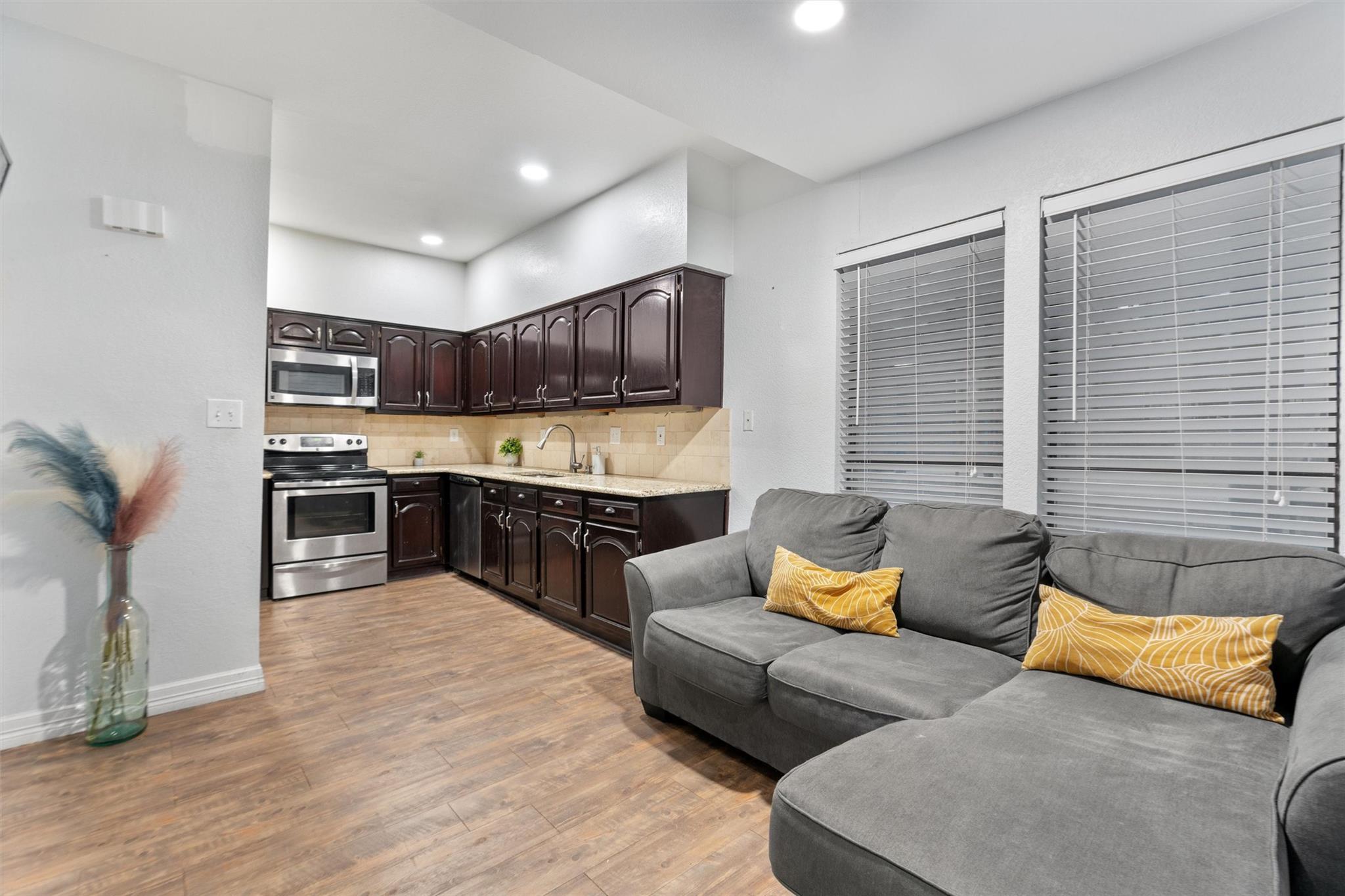 ABOR-8966302, 1910 Robbins PL # 106