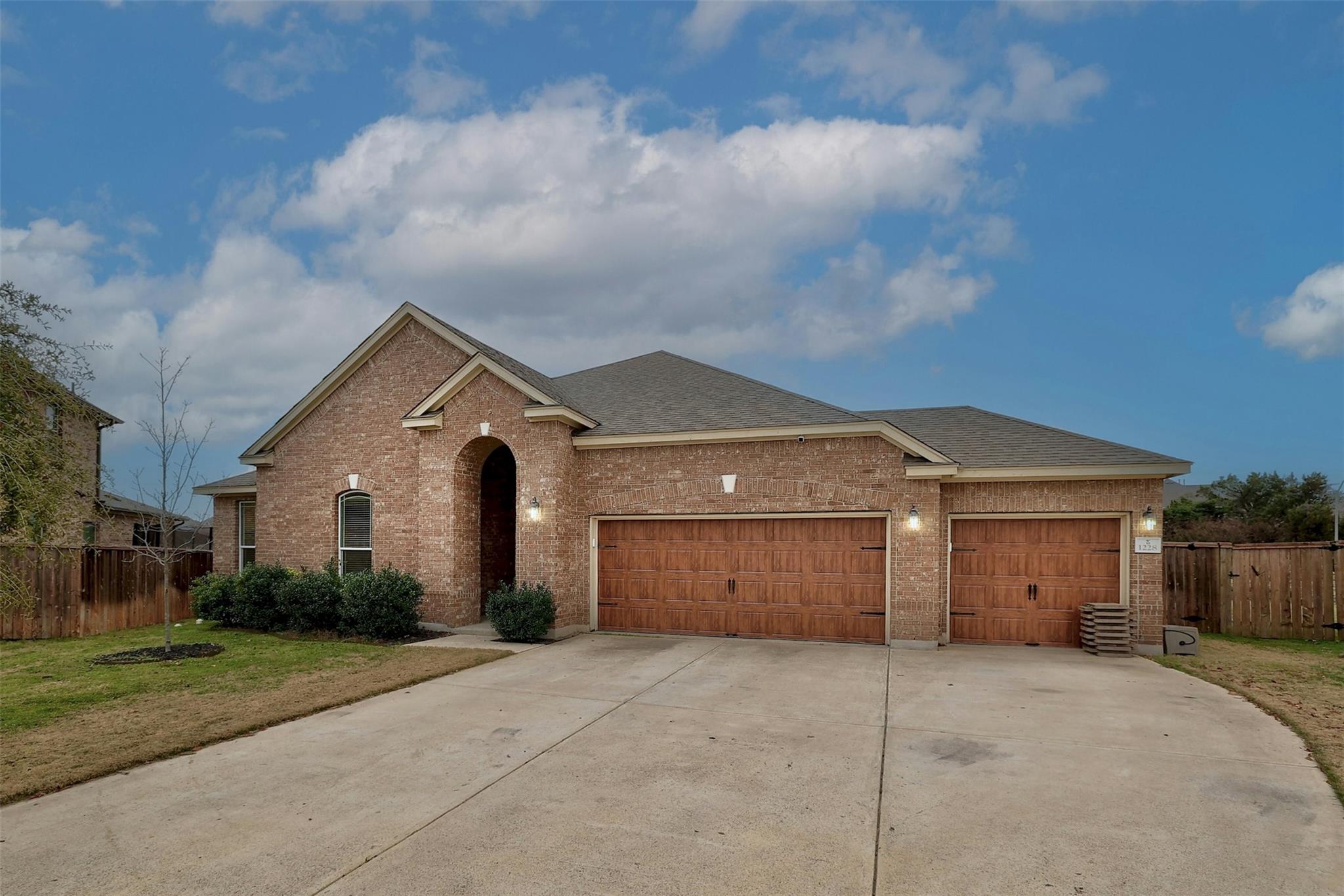 ABOR-5738964, 1228 Brenham LN