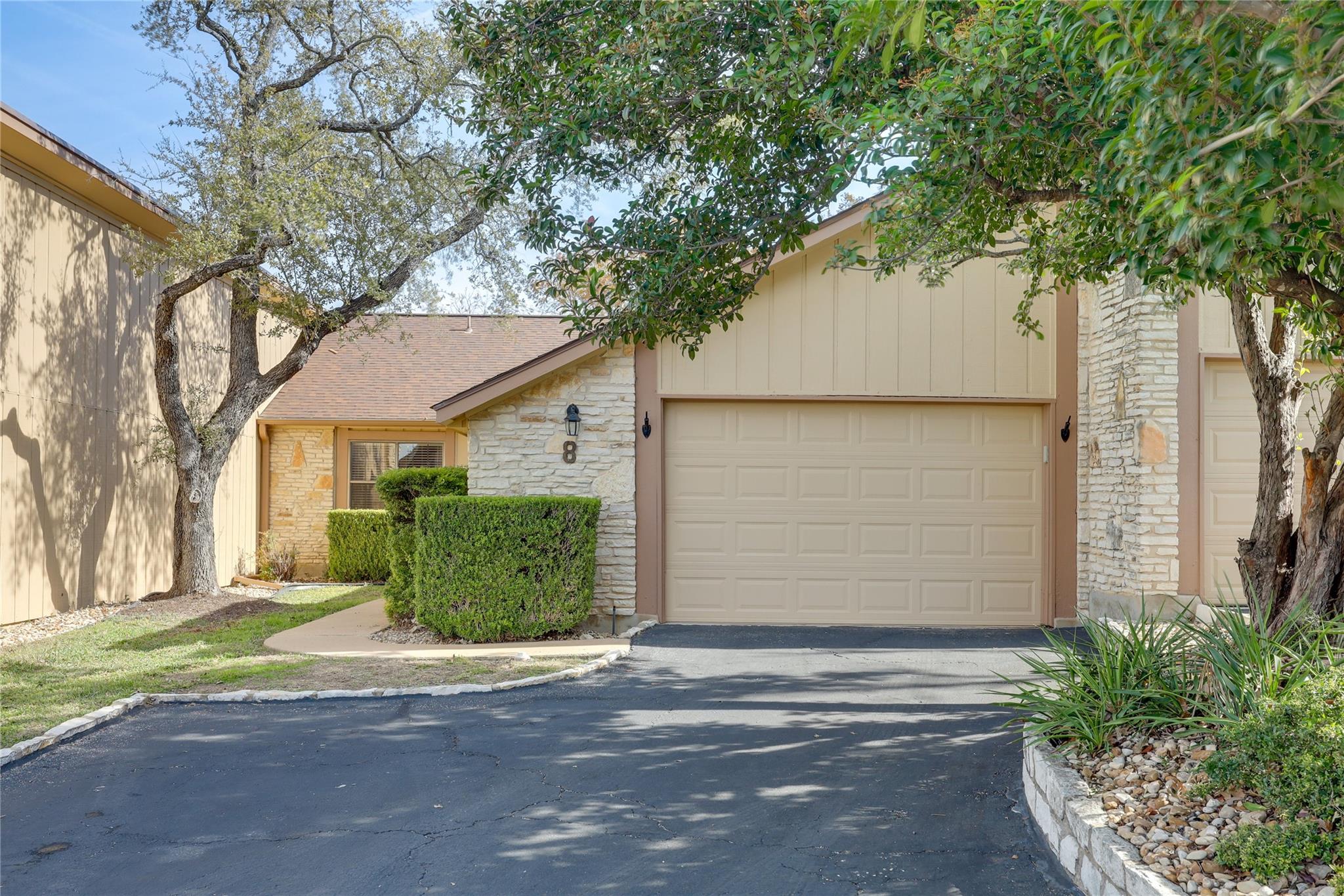 ABOR-4898143, 8 Oaks PL