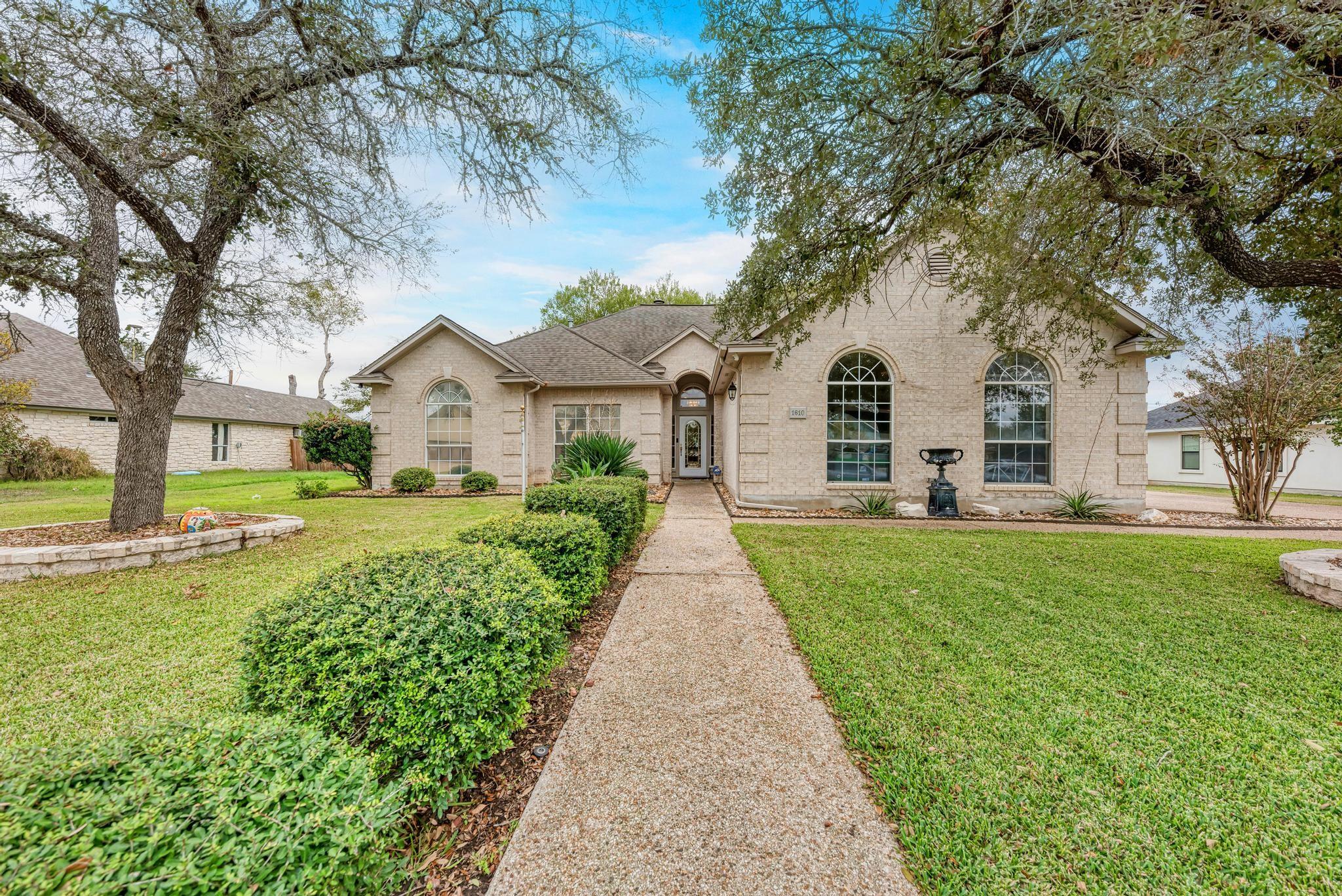 ABOR-8477198, 1610 Meadow LN
